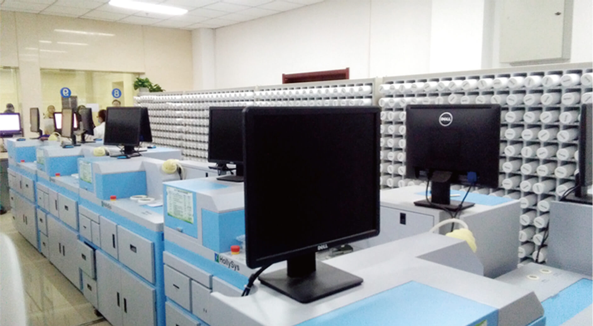 AG真人·MD6110型中药配方颗粒智能化调配系统医院使用实景